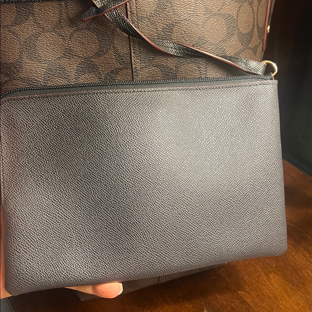 Authentic Coach Brown Signature Canvas Tote with Gold Hardware - Picture 11 of 17